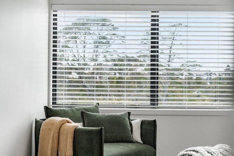 Photo of property in 9 Golden Fall Road, Hobsonville, 0616