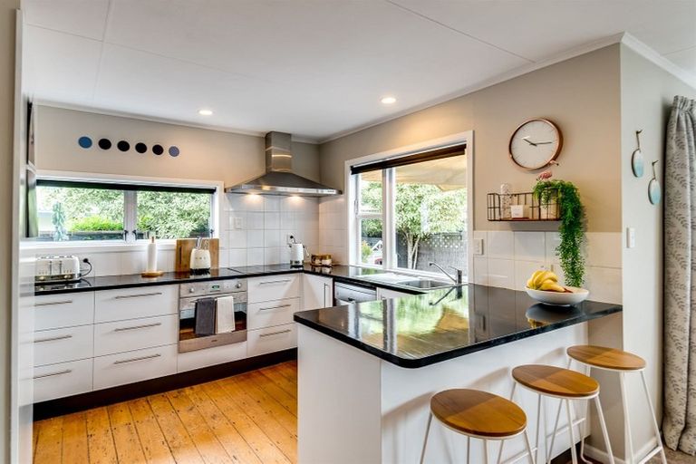 Photo of property in 12 Otatara Road, Taradale, Napier, 4112