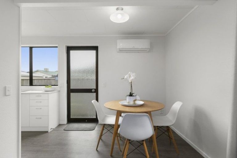 Photo of property in 22 Elizabeth Street, Moera, Lower Hutt, 5010