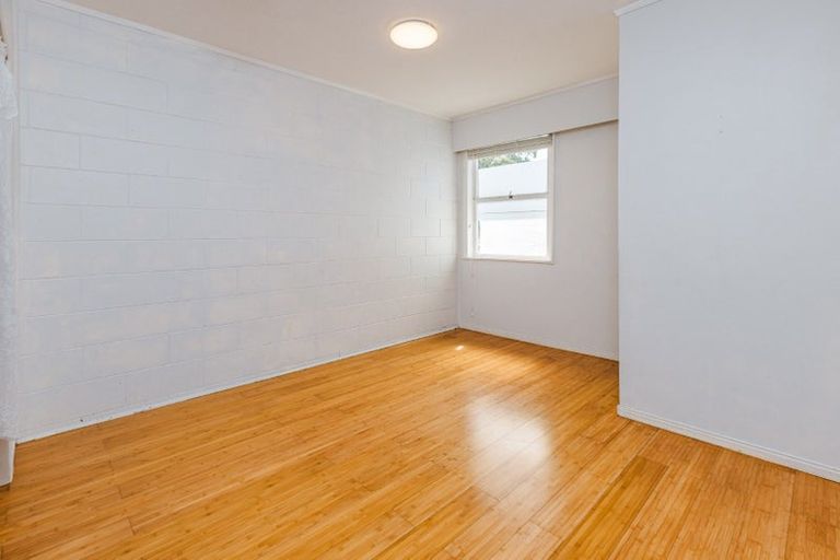 Photo of property in 2/8 James Road, Manurewa, Auckland, 2102