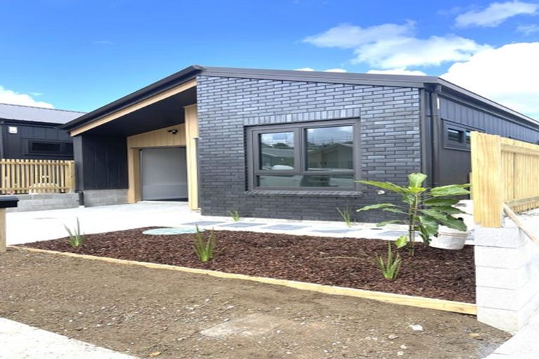 Photo of property in 11 Taukahiwi Road, Pukekohe, 2120
