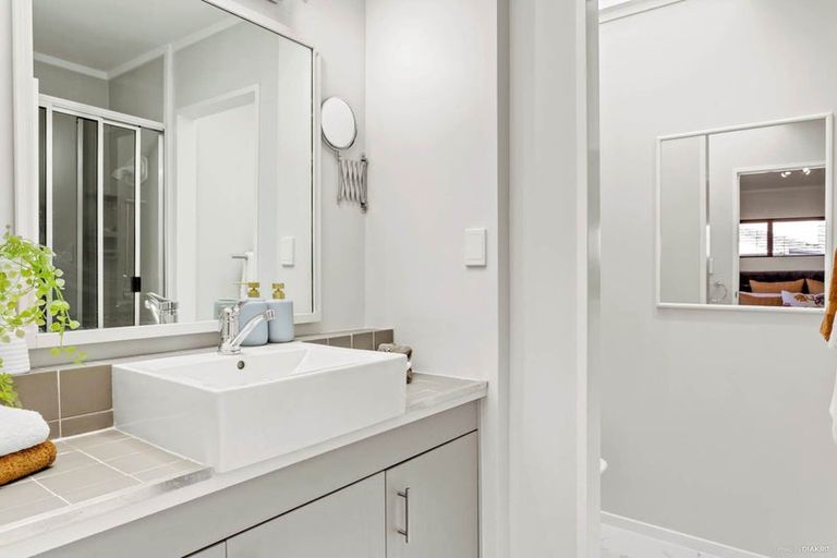 Photo of property in 13 Centorian Drive, Windsor Park, Auckland, 0632