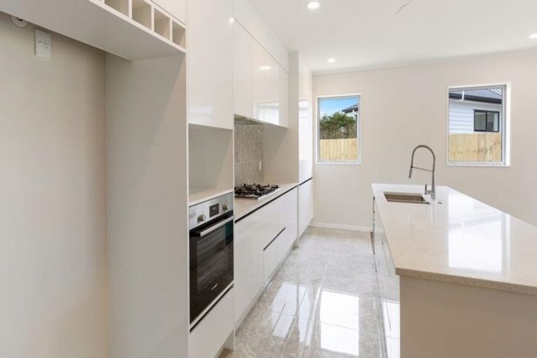 Photo of property in 1 Huahua Crescent, Papakura, 2110