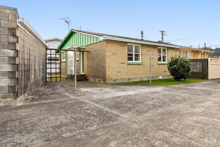 Photo of property in 2/49 Garden Road, Avalon, Lower Hutt, 5011