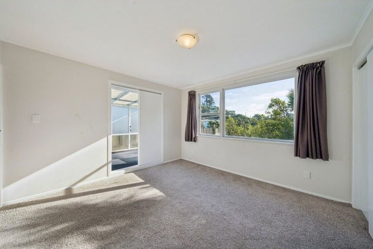 Photo of property in 1 Hallewell Crescent, Johnsonville, Wellington, 6037