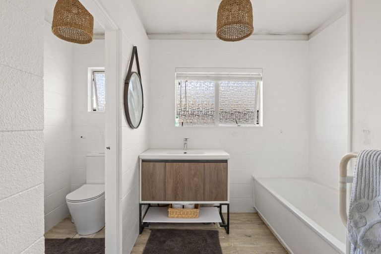 Photo of property in 1/73 Florence Avenue, Orewa, 0931