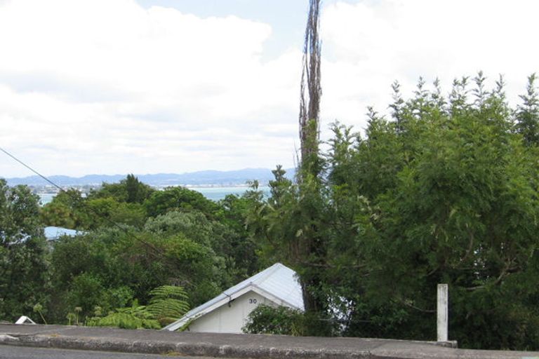 Photo of property in 30 Palmerston Road, Birkenhead, Auckland, 0626