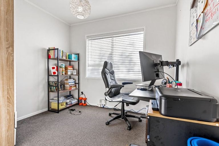 Photo of property in 1/31 Captain Scott Road, Glen Eden, Auckland, 0602