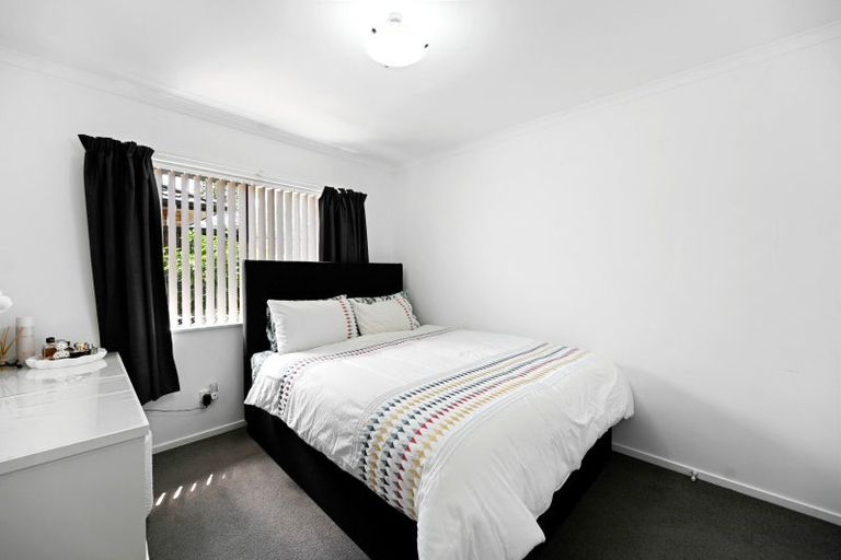Photo of property in 56 Farnborough Drive, Grandview Heights, Hamilton, 3200