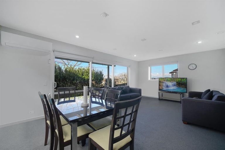 Photo of property in 12 Cairnsvale Rise, Manurewa, Auckland, 2105