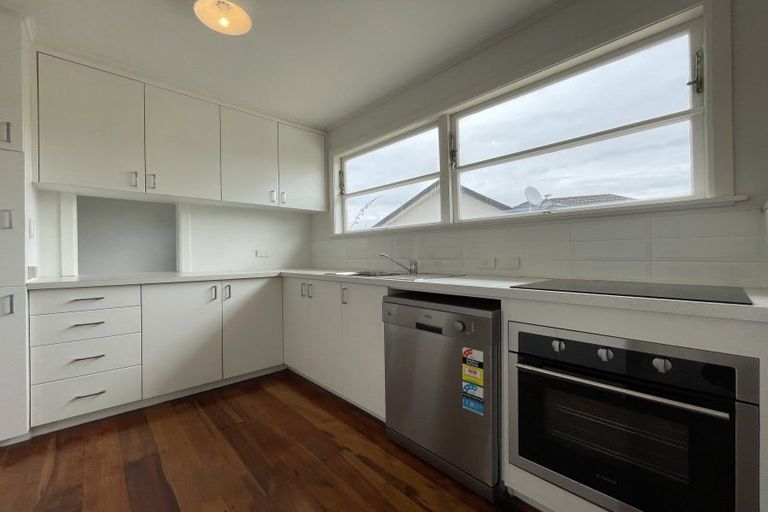 Photo of property in 5a Bradford Place, Awapuni, Palmerston North, 4412