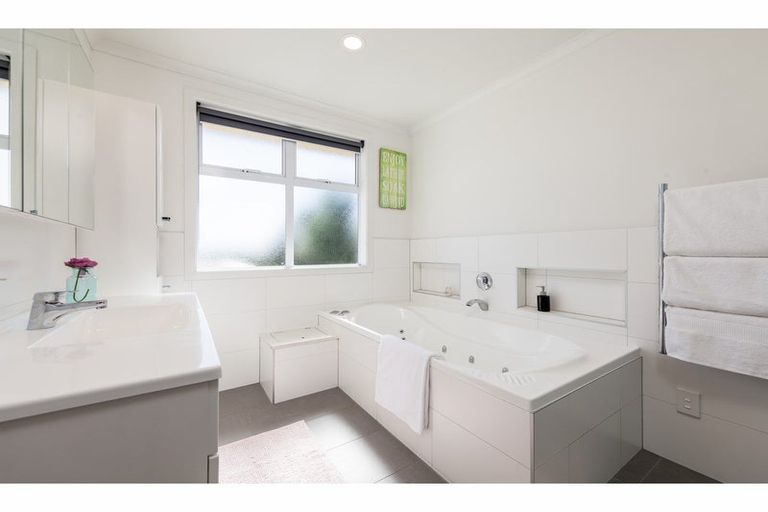 Photo of property in 30 Gardner Avenue, New Lynn, Auckland, 0600