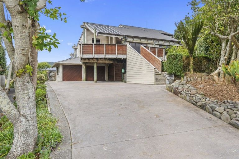 Photo of property in 12 Kaitake Place, Oakura, 4314