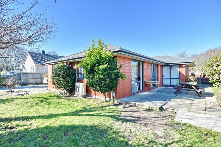 Photo of property in 1 Roche Avenue, Upper Riccarton, Christchurch, 8041