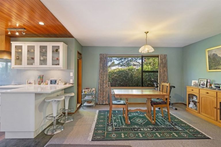 Photo of property in 7 Grove Place, Rangiora, 7400