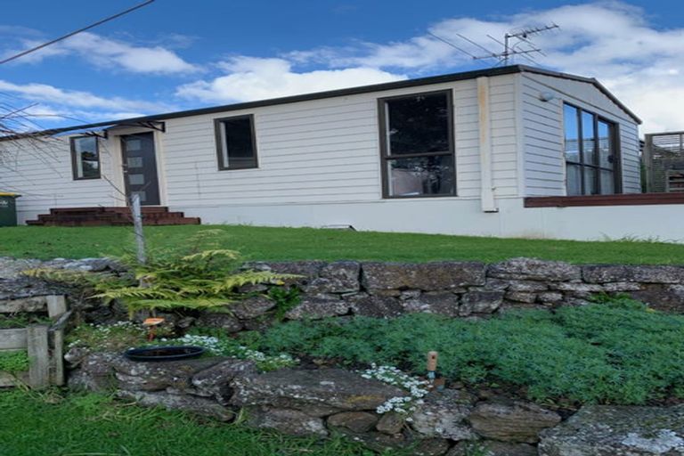 Photo of property in 2 Seaforth Avenue, Mangere Bridge, Auckland, 2022