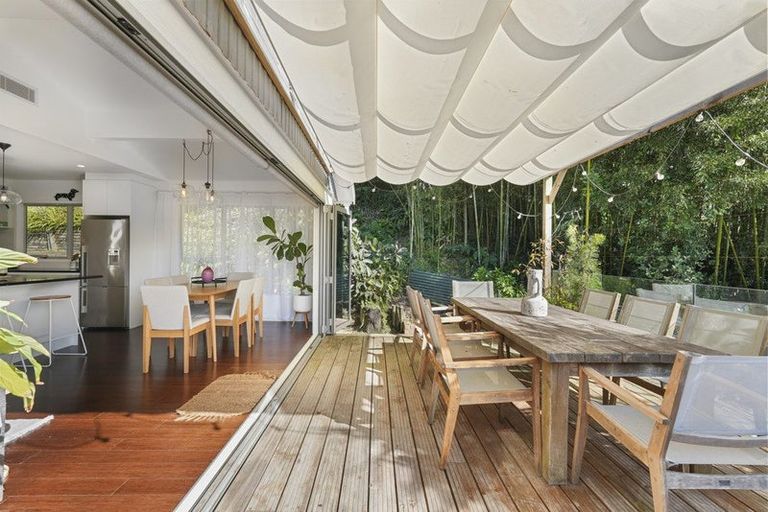 Photo of property in 17 Mcclintock Road, Massey, Auckland, 0614