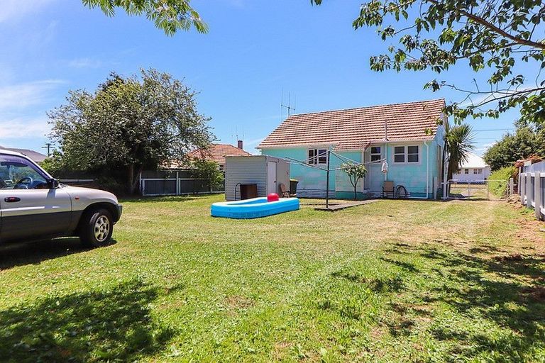 Photo of property in 11 Goldsmith Crescent, Levin, 5510
