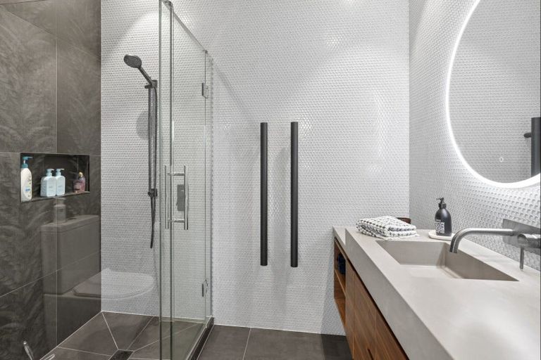 Photo of property in 5 Diamond Lane, Wanaka, 9305