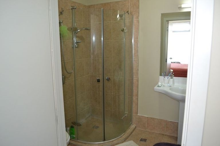 Photo of property in 10/11 Carlos Drive, Flat Bush, Auckland, 2016