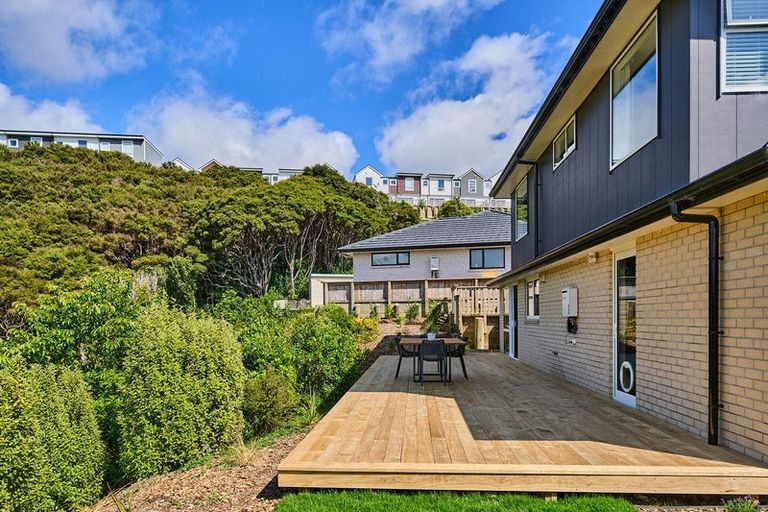 Photo of property in 10 Topsail Way, Whitby, Porirua, 5024