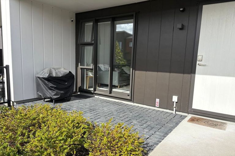Photo of property in 27 Manarini Road, Westgate, Auckland, 0614