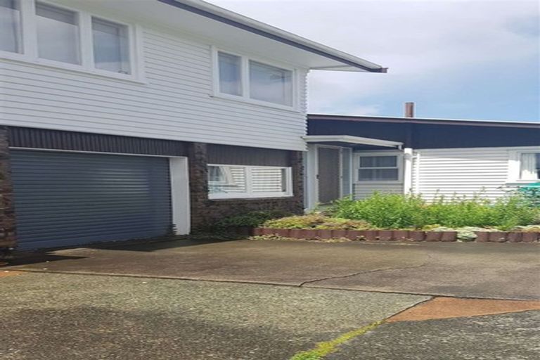 Photo of property in 247 Don Buck Road, Massey, Auckland, 0614