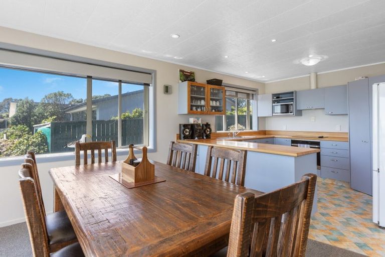 Photo of property in 24 Motukari Place, Onaero, Urenui, 4383