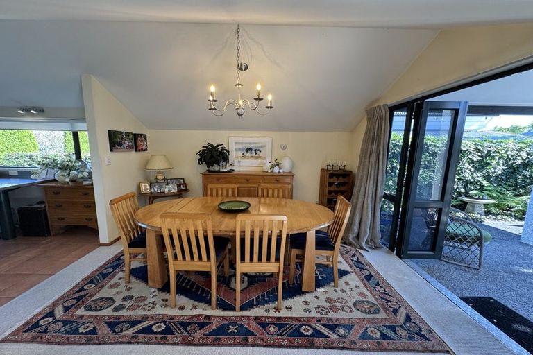 Photo of property in 35 Muritai Crescent, Havelock North, 4130