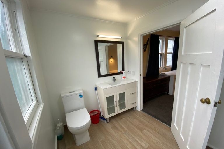 Photo of property in Carillion/the Knoll, 33 Thompson Street, Mount Cook, Wellington, 6011