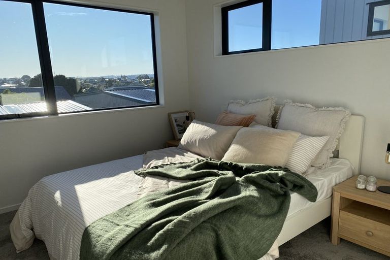 Photo of property in 15 Paetai Lane, Te Atatu Peninsula, 0610