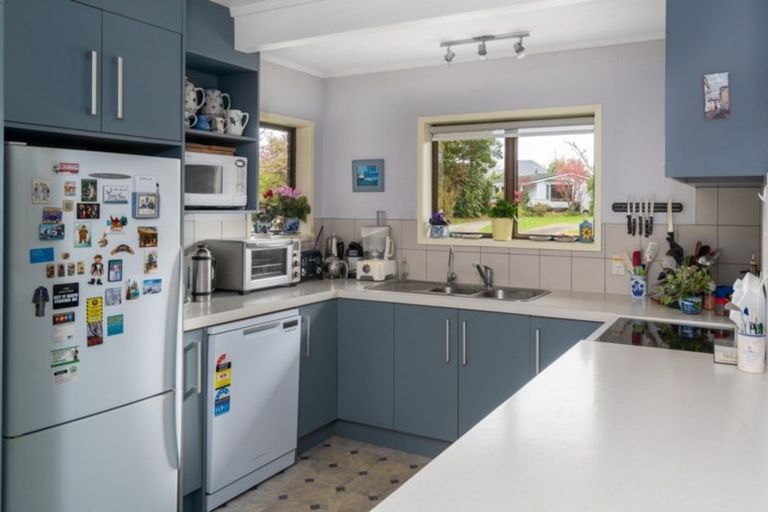 Photo of property in 7 Kathleen Place, Rainbow Point, Taupo, 3330