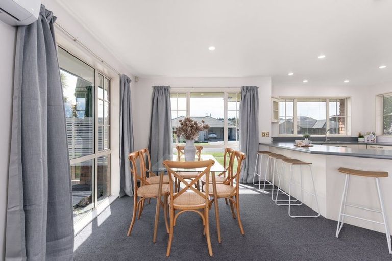 Photo of property in 72 Broadhaven Avenue, Parklands, Christchurch, 8083