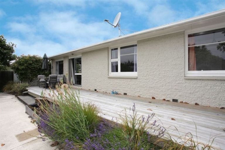 Photo of property in 7 Bygrave Place, Bishopdale, Christchurch, 8053