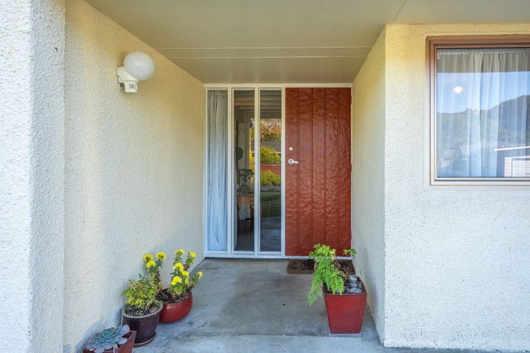 Photo of property in 65 Aorangi Road, Paraparaumu, 5032