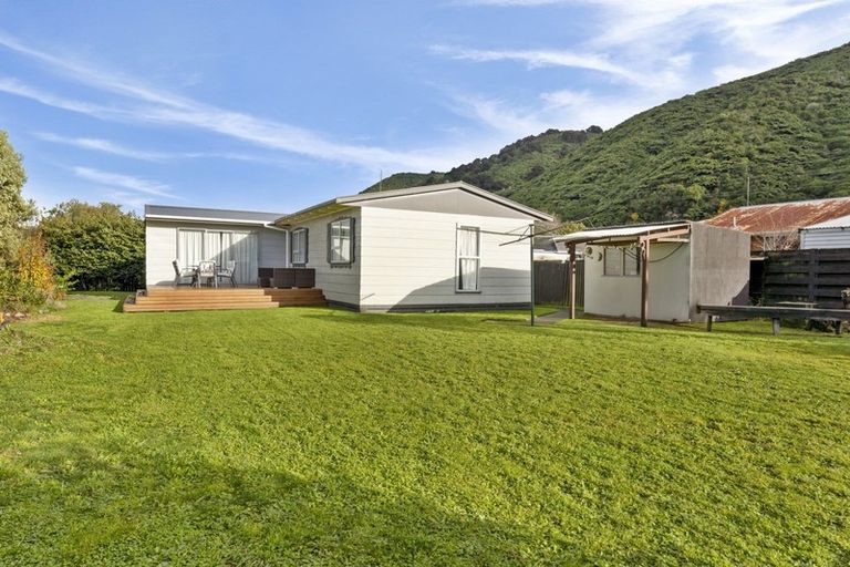 Photo of property in 41b Larchmont Grove, Totara Park, Upper Hutt, 5018