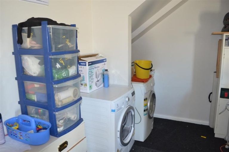 Photo of property in 11 Madeira Close, Whitby, Porirua, 5024