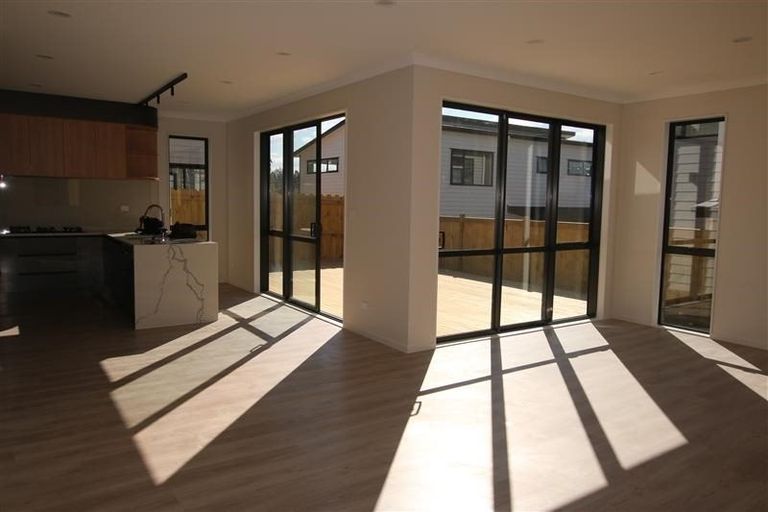 Photo of property in 22 Riroriro Road, Hobsonville, Auckland, 0616