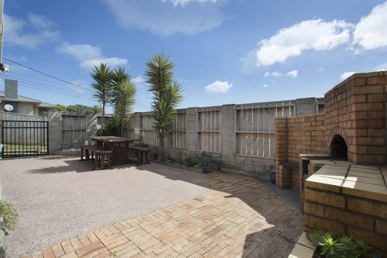 Photo of property in 12 Makiri Street, Helensville, 0800