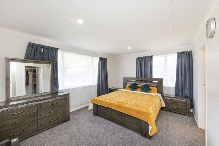 Photo of property in 14 Lewis Place, Highbury, Palmerston North, 4412