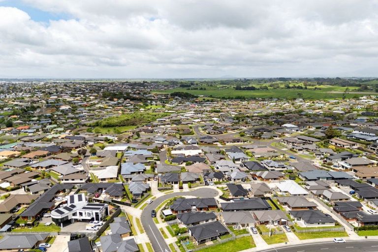 Photo of property in 8 Manawaroa Close, Grandview Heights, Hamilton, 3200