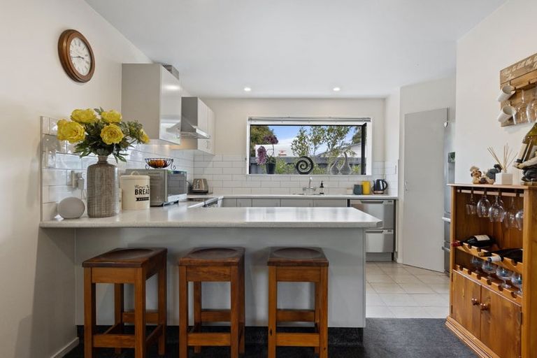 Photo of property in 4 Hegan Place, Rangiora, 7400