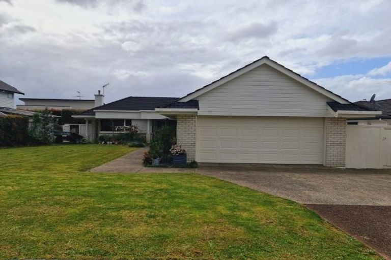 Photo of property in 37 English Oak Drive, Schnapper Rock, Auckland, 0632