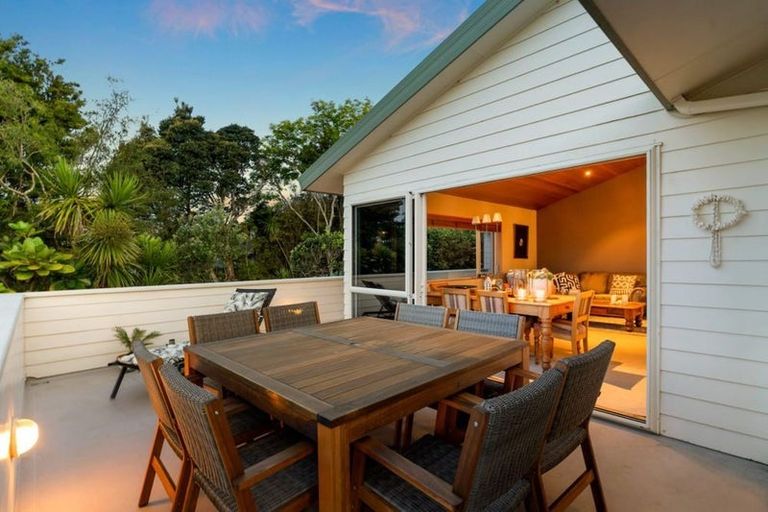 Photo of property in 1/28 Beulah Avenue, Rothesay Bay, Auckland, 0630