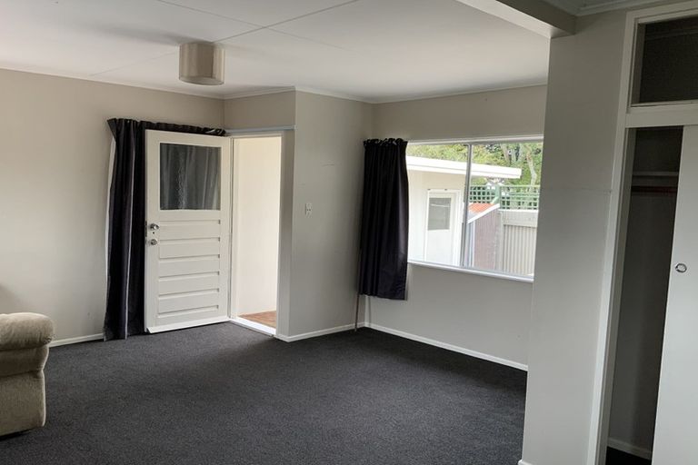 Photo of property in 100 Main Road, Waikanae, 5036