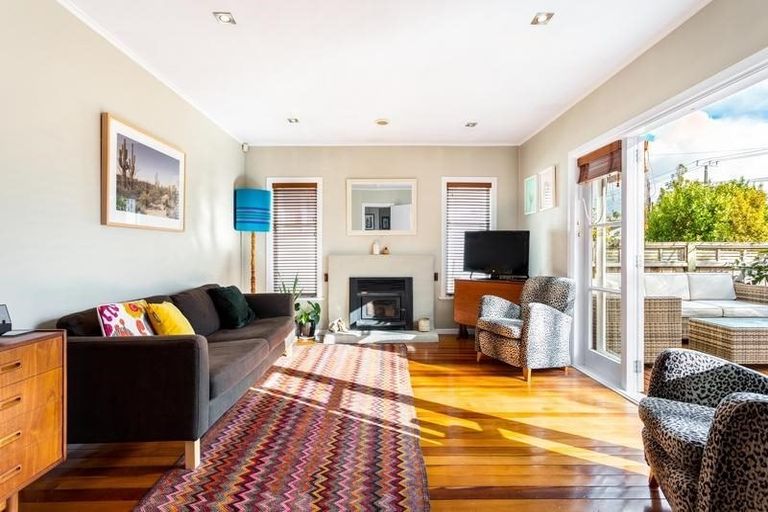 Photo of property in 1/68 Routley Drive, Glen Eden, Auckland, 0602