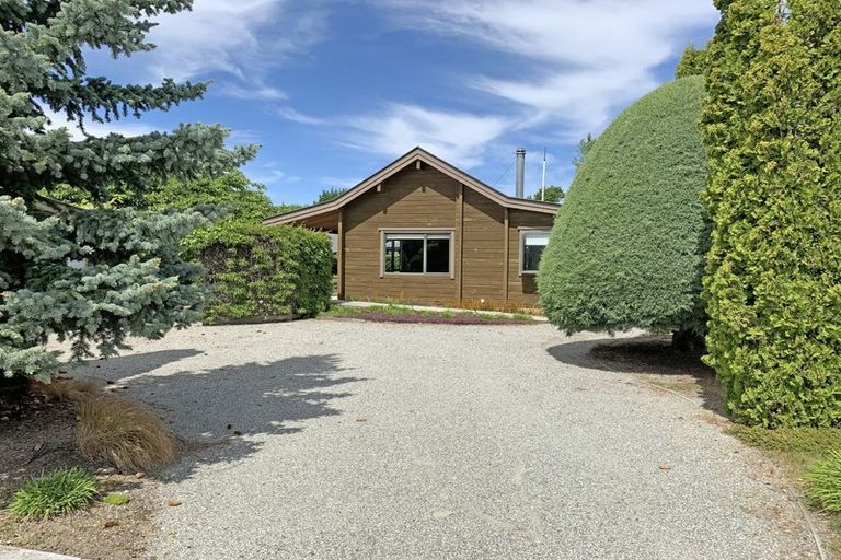 Photo of property in 21 Meadowstone Drive, Wanaka, 9305