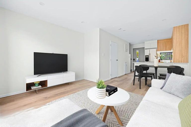 Photo of property in 3/476 West Coast Road, Glen Eden, Auckland, 0602
