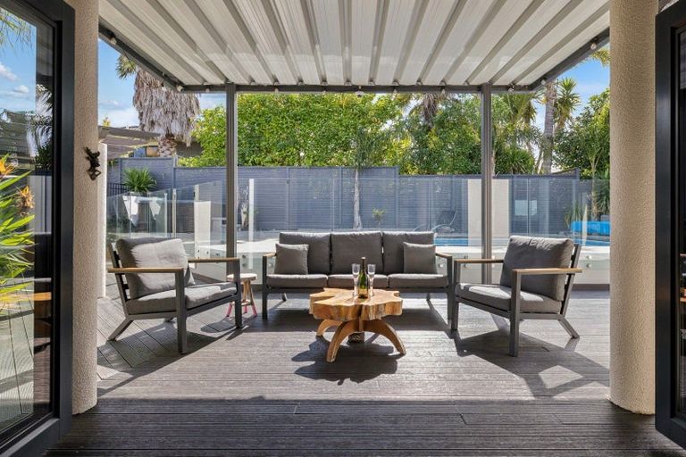 Photo of property in 5 Caversham Drive, Torbay, Auckland, 0630