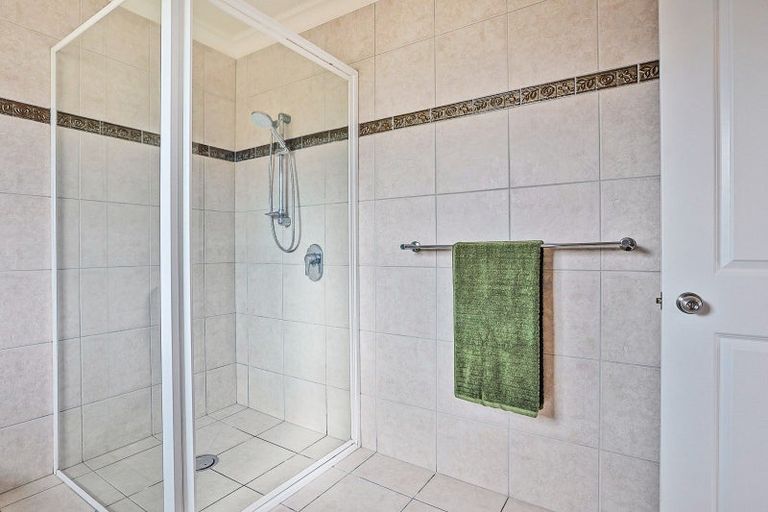 Photo of property in 15 Pinotage Drive, Greenmeadows, Napier, 4112